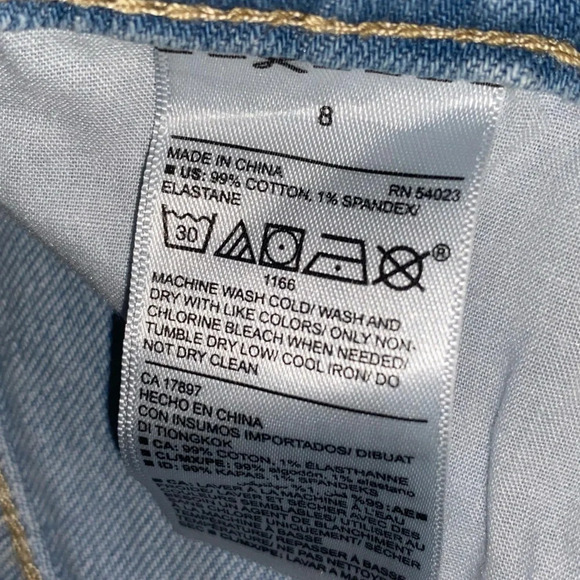 Old Navy High Waisted Boyfriend Jean Shorts - Picture 3 of 4